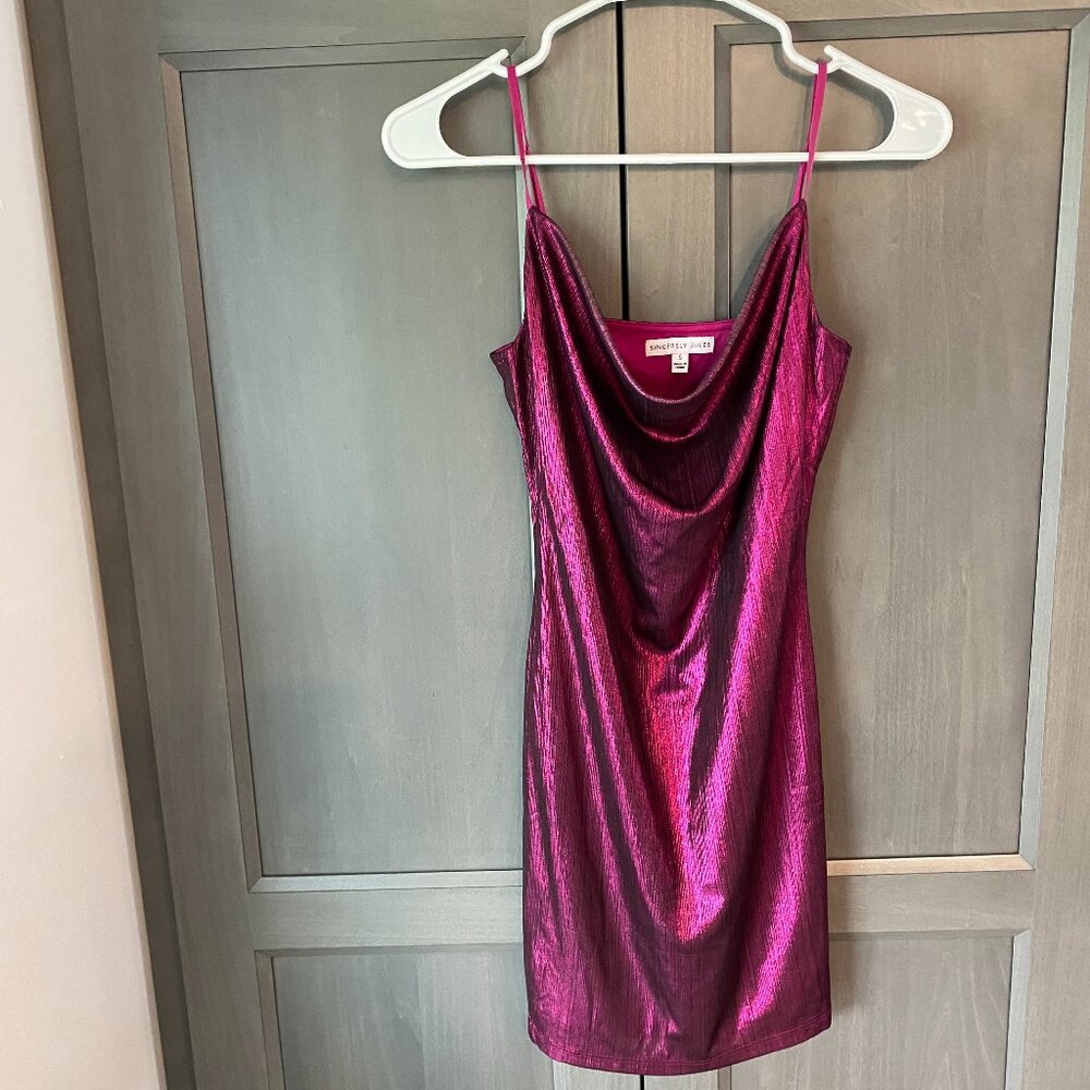 NWOT Women's Sincerely Jules Iridescent berry dress - small